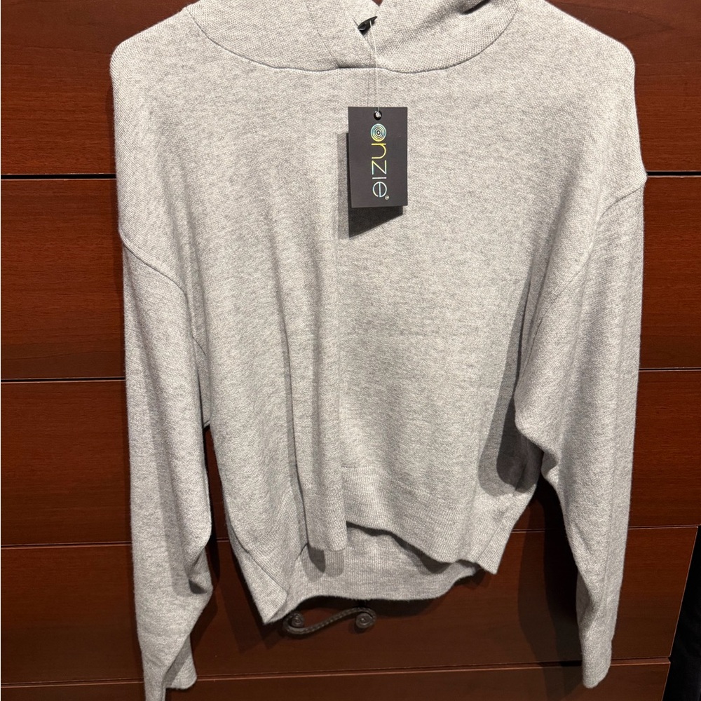Onzie crop hoodie